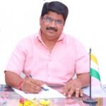 దన్నానపేటలో పెన్షన్లు పంపిణీ చేసిన ఎమ్మెల్యే