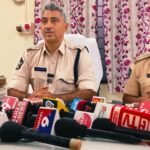 హంపోలి కేలో ఘనంగా డిజిటల్ రేషన్ కార్డుల పంపిణీ