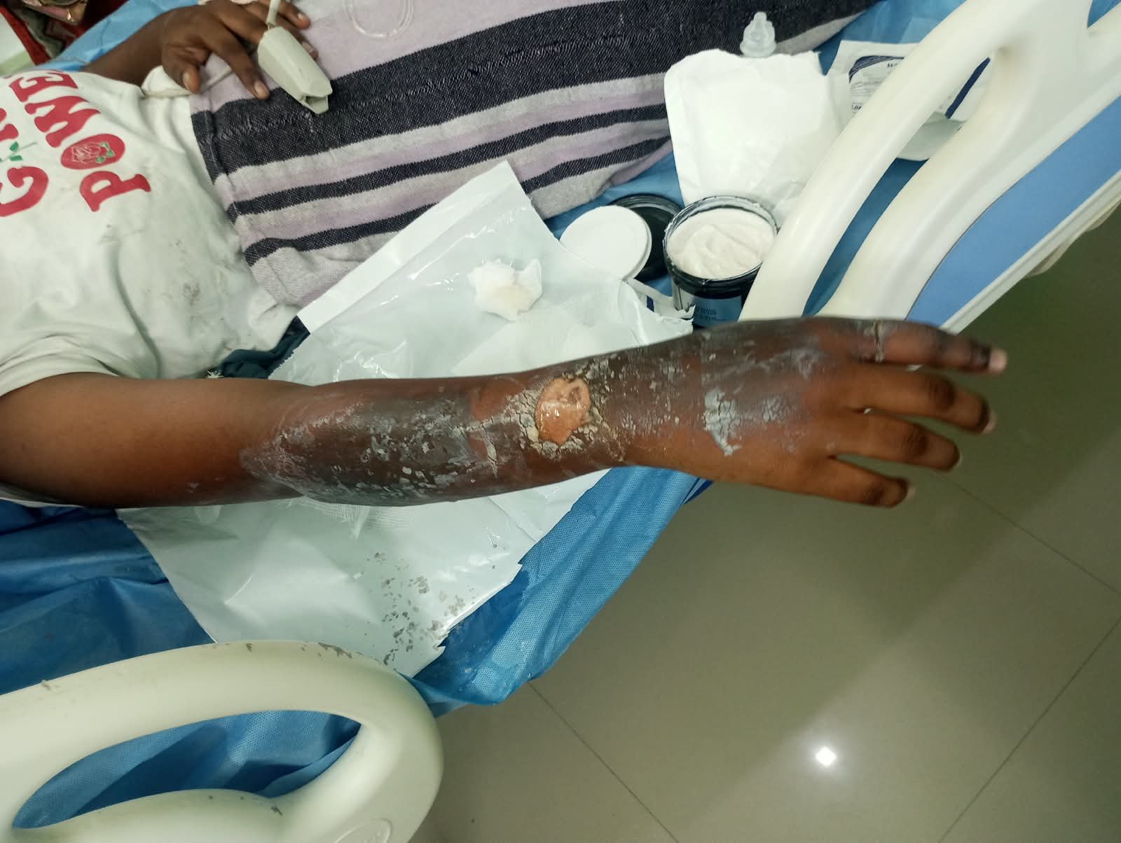 కి కొనసాగుతున్న వినాయక నిమజ్జనం
