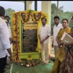 పెట్రోల్ బంక్‌లో ఆర్టీసీ బస్సు బీభత్సం వాహనాలను ఢీకొట్టి.. బంక్‌లోకి దూసుకెళ్లిన బస్సు ఆయిల్ డిస్‌ప్లే, పెట్రోల్ గన్, పిల్లర్, విద్యుత్ వైర్లు ధ్వంసం