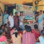 బుడమేరు వాగుపై వంతెన నిర్మాణానికి శ్రీకారం. శంకుస్థాపన చేసిన ఎమ్మెల్యే వసంత కృష్ణప్రసాదు గారు. దశాబ్దాలుగా రైతులు ఎదుర్కొంటున్న ఇబ్బందులకు పరిష్కారం. రూ.75 లక్షల వ్యయంతో వంతెన నిర్మాణం. రైతుల రాకపోకలు, పంటల రవాణాకు ఇక సౌకర్యం. ఎన్టీఆర్ జిల్లా, మైలవరం, 18/09/2026. మైలవరం పట్టణంలోని నారాయణనగర్ ప్రాంతంలో బుడమేరు వాగుపై రైతుల చిరకాల సమస్యకు పరిష్కారం లభించనుంది. దశాబ్దాలుగా వర్షాకాలంలో బుడమేరు వాగును దాటి అవతలి వైపున ఉన్న తమ పొలాలకు వెళ్లేందుకు రైతులు తీవ్ర ఇబ్బందులు పడుతున్న నేపథ్యంలో డి.ఎం.ఎఫ్ నిధులు రూ.75 లక్షల అంచనా వ్యయంతో నిర్మించనున్న లోలెవెల్ వంతెనకు మైలవరం శాసనసభ్యులు, టీడీపీ రాష్ట్ర అధికార ప్రతినిధి వసంత వెంకట కృష్ణప్రసాదు గారు శుక్రవారం శంకుస్థాపన చేశారు. నారాయణనగర్ ప్రాంతం నుంచి ప్రవహించే బుడమేరు వాగు కారణంగా ప్రతి ఏటా వర్షాకాలంలో రైతుల రాకపోకలకు తీవ్ర అంతరాయం ఏర్పడేది. వాగులో వరద ప్రవాహం పెరిగిన సమయంలో అవతలి వైపున ఉన్న వ్యవసాయ భూములకు వెళ్లడం, పంటలను తరలించడం రైతులకు పెద్ద సవాలుగా మారేది. గతంలో వరదలను నియంత్రించేందుకు నిర్మించిన చెక్‌డ్యాం సైతం దెబ్బతినడంతో సమస్య మరింత తీవ్రమైంది. ఈ సమస్యను పరిష్కరించాలని రైతులు చాలాకాలంగా విజ్ఞప్తులు చేస్తూ వస్తున్నారు. రైతుల ఇబ్బందులను గుర్తించిన ఎమ్మెల్యే వసంత కృష్ణప్రసాదు గారు వంతెన నిర్మాణానికి ప్రత్యేక చొరవ చూపారు. ఈ క్రమంలో ప్రతిపాదనలు సిద్ధం చేసి, రూ.75 లక్షల నిధులతో లోలెవెల్ వంతెన నిర్మాణానికి అనుమతులు తీసుకువచ్చారు. ప్రస్తుతం వాగులో నీటి ప్రవాహం లేని పరిస్థితి ఉండటంతో పనులను వేగంగా ప్రారంభించి, సాధ్యమైనంత త్వరగా పూర్తి చేయాలని అధికారులు, సంబంధిత సిబ్బందికి సూచించారు. వంతెన నిర్మాణం పూర్తయితే నారాయణనగర్ పరిసర ప్రాంతాల్లోని వందలాది ఎకరాల వ్యవసాయ భూములకు వెళ్లేందుకు రైతులకు రాకపోకల సౌకర్యం మెరుగుపడటంతో పాటు, పంటల రవాణా కూడా సులభతరం కానుంది. ఈ సందర్భంగా ఎమ్మెల్యే వసంత వెంకట కృష్ణప్రసాదు గారు మాట్లాడుతూ, రైతులు ఎన్నో ఏళ్లుగా ఎదుర్కొంటున్న సమస్యకు శాశ్వత పరిష్కారం చూపించాలనే ఉద్దేశంతో వంతెన నిర్మాణానికి చర్యలు చేపట్టినట్లు తెలిపారు. రైతుల ప్రయోజనాలు, వ్యవసాయాభివృద్ధికి అవసరమైన మౌలిక వసతుల కల్పనకు కూటమి ప్రభుత్వం ప్రాధాన్యత ఇస్తోందని పేర్కొన్నారు. వంతెన నిర్మాణం పూర్తయిన తర్వాత రైతుల రాకపోకలు, పంటల రవాణాలో ఇబ్బందులు గణనీయంగా తగ్గుతాయని తెలిపారు. దీంతో నారాయణనగర్ ప్రాంత రైతులు హర్షం వ్యక్తం చేస్తూ ఎమ్మెల్యే వసంత కృష్ణప్రసాదు గారికి కృతజ్ఞతలు తెలిపారు. ఈ కార్యక్రమంలో మైలవరం నియోజకవర్గ జనసేన పార్టీ ఇంఛార్జి అక్కల రామ్మోహనరావు (గాంధీ) గారు, స్థానిక ప్రజాప్రతినిధులు, కూటమి నాయకులు, కార్యకర్తలు, అధికారులు, గ్రామ ప్రజలు