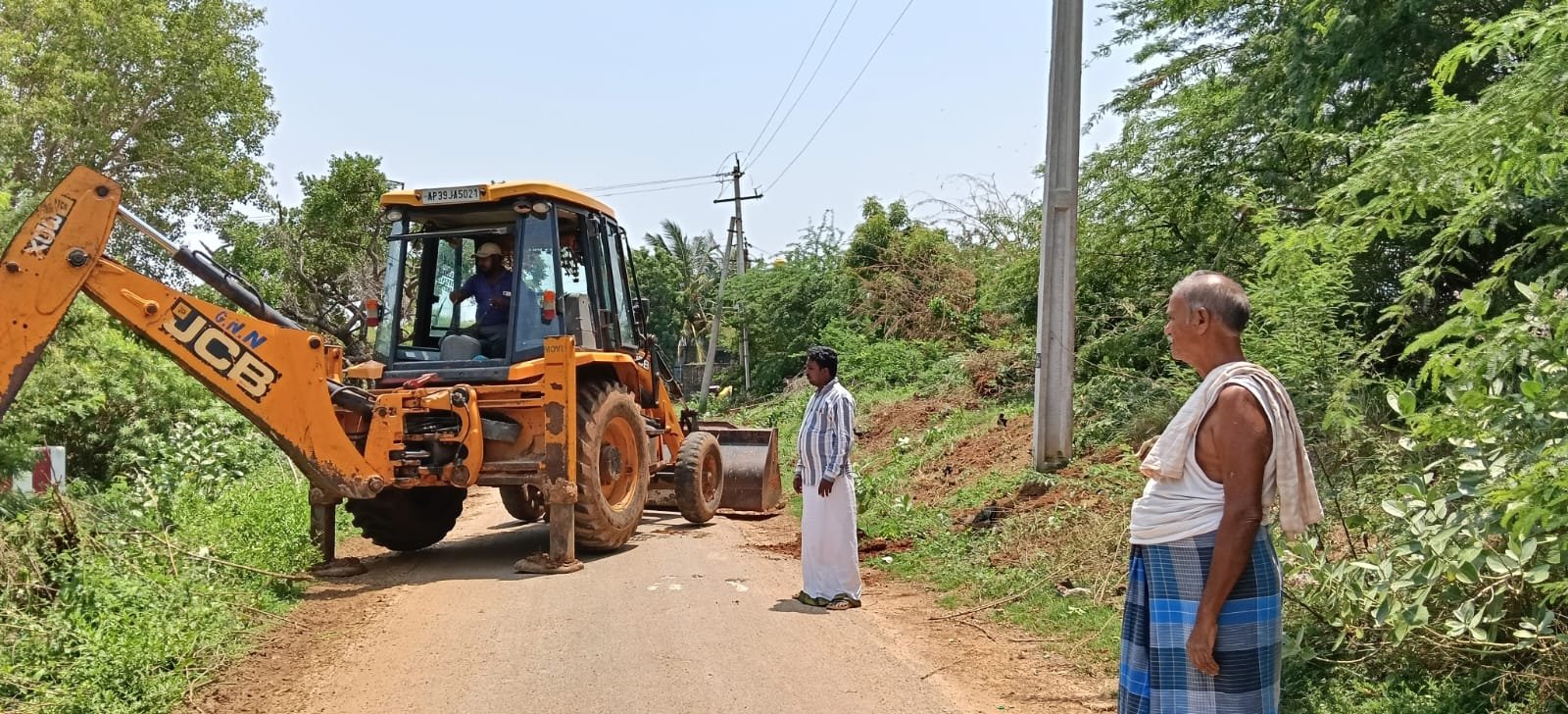ఇడుపులపాయలో టీడీపీకి షాక్.. వైఎస్సార్‌సీపీలోకి వలసలు