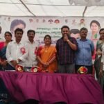 భర్త కళ్లెదుటే బైక్‌పై నుంచి పడి భార్య మృతి!
