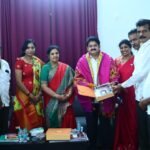 విద్యార్థులపై మద్యం ఆరోపణలు.. బాలాజీనగర్‌లో కలకలం