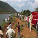 తల్వార్ విన్యాసాలు వైరల్.. ముగ్గురిపై కేసులు పుట్టినరోజు వేడుకల్లో ఆయుధాల ప్రదర్శన చేస్తే కఠిన చర్యలు: ఖమ్మం టూ టౌన్ ఎస్సై రమేష్