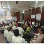 అనకాపల్లిలో ప్రమాదం: అభయ ఆంజనేయ స్వామి గుడిపై పడిన భారీ వృక్షం..