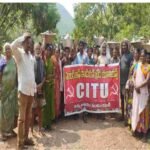 లెంకల పల్లి.గ్రామ బీఆర్‌ఎస్ పార్టీ సర్పంచ్ కస్తూరి విజయలక్ష్మి గారి పార్థివ దేహాన్ని గౌరవ మాజీ మంత్రివర్యులు శ్రీ ఎర్రబెల్లి దయాకర్ రావు,.