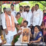 యూరియా పంపిణి పై రైతుల ఆందోళన