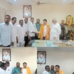 సేవా కార్యక్రమాలతో ఘనంగా ఆలయ చైర్మన్ జన్మదిన వేడుకలు** *మల్లాం స్వయంభు శ్రీ సుబ్రహ్మణ్యేశ్వర స్వామి ఆలయ చైర్మన్ కామిరెడ్డి మునిశేఖర్ రెడ్డి జన్మదిన వేడుకలు ఘనంగా నిర్వహణ* *కేక్ కటింగ్.. ఆలయ కమిటీ సభ్యులకు వస్త్రదానం.. భక్తులు, అభిమానులకు అన్నదానం* *పున్నమి న్యూస్ రిపోర్టర్ హరికృష్ణ సెప్టెంబర్ 21 చిట్టమూరు మండలం*