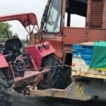 కాళంగి బ్రిడ్జి వద్ద తప్పిన పెను ప్రమాదం – ట్రాక్టర్ ను ఢీకొట్టిన లారీ*
