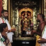 పాతబస్తీలు రేషన్ కార్డులు పంపిణీ