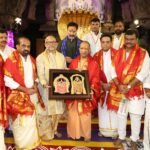 రేణిగుంట విమానాశ్రయం చేరుకున్న గౌ,, ఉత్తర ప్రదేశ్ రాష్ట్ర ముఖ్య మంత్రి యోగి ఆదిత్యనాథ్ కు ఘన స్వాగతం *