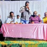 నందలూరులో రూ.1.30 లక్షలకు వినాయకుని లడ్డూను దక్కించుకున్న కొట్టే మణెమ్మ కుటుంబ సభ్యులతో ఉత్సవ కమిటీ సభ్యులు.