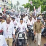 దాతల సహకారం అభినందనీయం.. విద్యార్థినులకు యూనిఫామ్స్ పంపిణీ చేసిన ఎమ్మెల్యే గిడ్డి సత్యనారాయణ