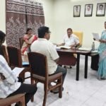 కాట్రేనికోన అన్న క్యాంటీన్ లో గిన్నెలు శుభ్రం చేస్తున్న ప్రదేశంలో ఒక రేకుల షెడ్డును నిర్మించాలని చీకురుమెల్లి రవికుమార్ డిమాండ్
