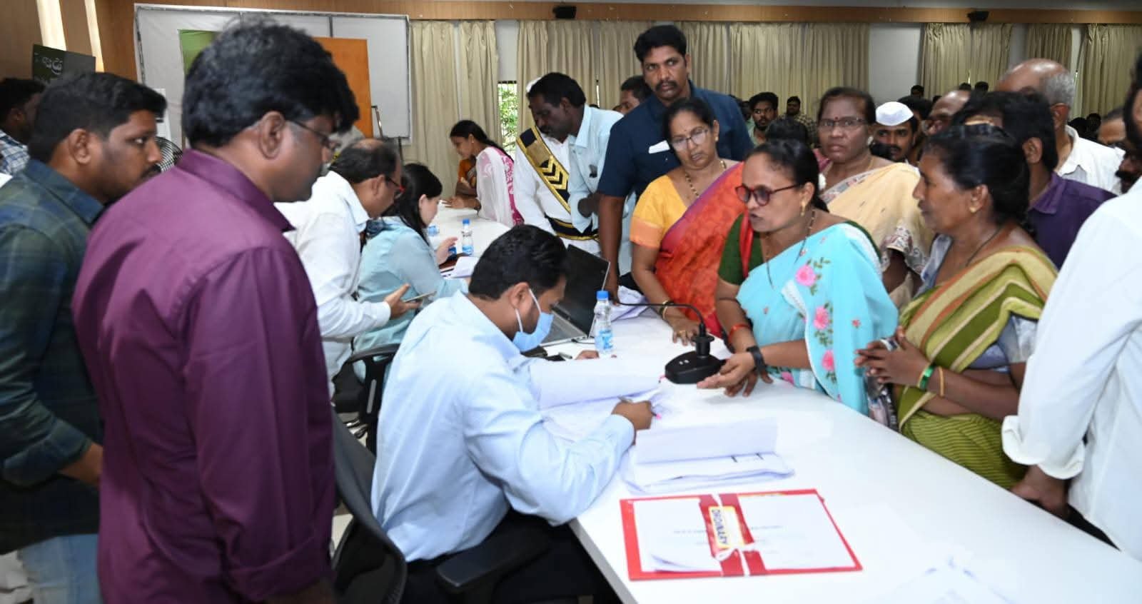 బిజెపి యువమోర్చ ఆధ్వర్యంలో సీఎం దిష్టి బొమ్మ దగ్ధం )…