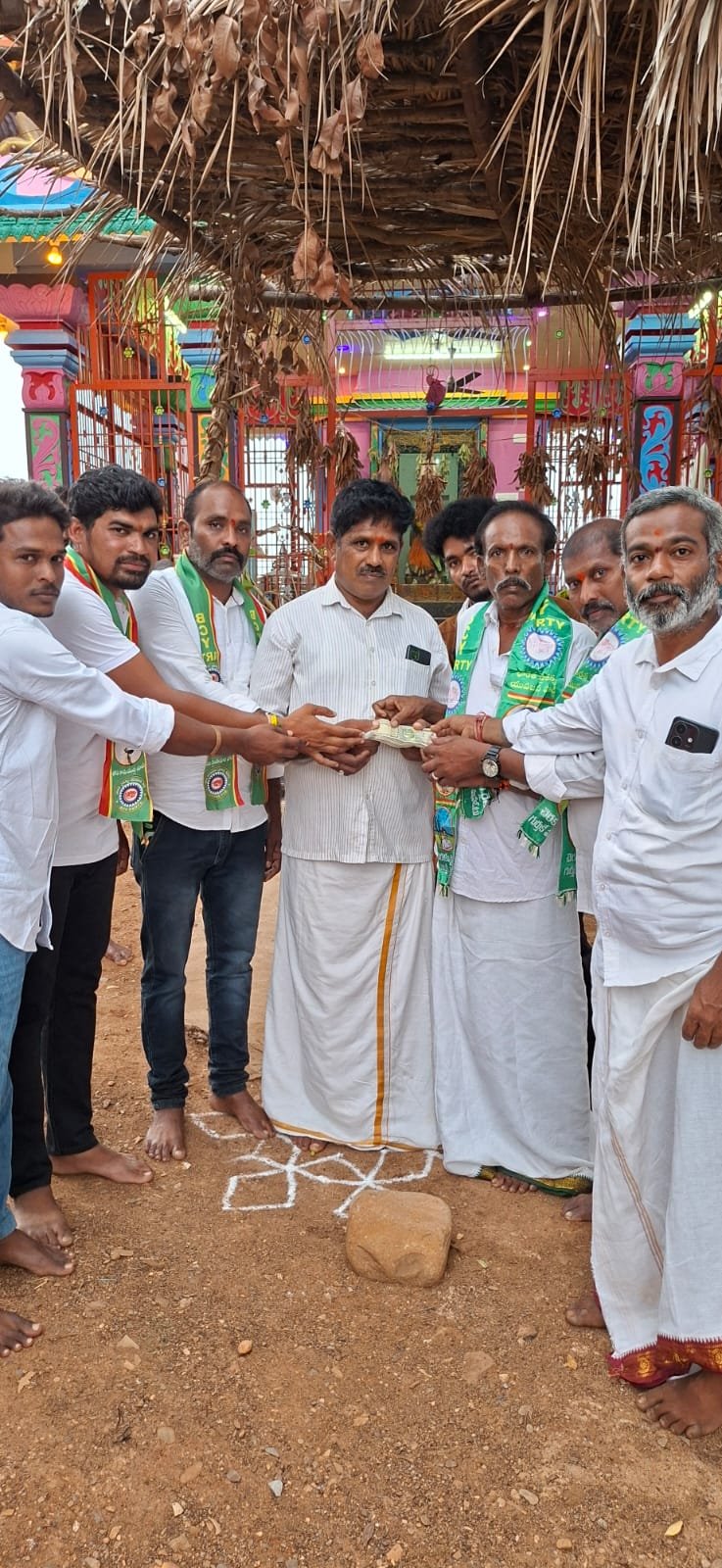 అన్నమయ్య జిల్లా కురబలకోట టెంపోను ఢీకొన్న లారీ: 13 మంది వలస కార్మికులకు గాయాలు