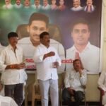 కట్టుపాలెంలో నూతన గృహాలు మంజూరు.. లబ్ధిదారులకు ప్రొసీడింగ్స్ పంపిణీ
