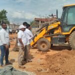 *గణేష్ ఉత్సవాల్లో నిబంధనలు తప్పనిసరి* *ఆన్‌లైన్ అనుమతులు తీసుకోవాలి,* *పగటిపూటే నిమజ్జనాలు నిర్వహించాలి,* *తూపిలిపాలెం బీచ్‌లో నిమజ్జనాలపై ముందస్తు చర్యలు చేపట్టాలి :* *వాకాడు ఎస్సై నిఖిల్‌బాబు,* } { *పున్నమి న్యూస్ రిపోర్టర్ హరికృష్ణ సెప్టెంబర్ 4 వాకాడు మండలం,* }