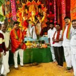 వైసీపీ నాయకులకు ఐడీ కార్డుల పంపిణీ