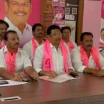 జనం మధ్యలో పిల్లవాడిని చూసి దగ్గర పిలిచి అర్జీ తీసుకున్న ముఖ్యమంత్రి చంద్రబాబు గారు