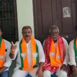 పింఛను పంపిణీ కార్యక్రమంలో పాల్గొన్న లంక నితీష్ పున్నమి న్యూస్ ప్రతినిధి ఎన్టీఆర్ జిల్లా మైలవరం న్యూస్ ఎన్టీఆర్ జిల్లా