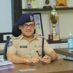 కే ఎన్ బి మెమోరియల్ చారిటబుల్ ట్రస్ట్ ద్వారా – పాత్రికేయులకు మట్టి వినాయక విగ్రహాలు పూజా సామాగ్రి పంపిణీ