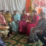 *స్థానిక ఎన్నికల్లో గెలుపే లక్ష్యంగా ప్రతి కార్యకర్త – నాయకుడు సమిష్టిగా పనిచేయాలి.* *- మాజీ మంత్రివర్యులు జోగి రమేష్ గారు.* వై.యస్.ఆర్ కాలనీ/విజయవాడ రూరల్ :- ది.19/09/26 *మైలవరం నియోజకవర్గం,విజయవాడ రూరల్ మండలం వైయస్సార్ కాంగ్రెస్ పార్టీ మండల స్థాయి సంస్థాగత విస్తృతస్థాయి సమావేశం లో పాల్గొన్న మాజీ మంత్రివర్యులు, మైలవరం నియోజకవర్గ సమన్వయకర్త శ్రీ జోగి రమేష్ గారు.* *ఈ సందర్భంగా రాష్ట్రంలో రానున్న స్థానిక సంస్థల ఎన్నికలను దృష్టిలో ఉంచుకుని నియోజకవర్గంలో అన్ని మండలాల్లో వైఎస్సార్‌సీపీ విజయమే లక్ష్యంగా ప్రతి కార్యకర్త సమష్టిగా కృషి చేయాలని పిలుపునిచ్చారు,పార్టీ విజయమే లక్ష్యంగా అభ్యర్థులు, నాయకులు, కార్యకర్తలు సమన్వయంతో ముందుకు సాగాలని సూచించారు.* *కార్యక్రమం అనంతరం పార్టీ నాయకులకు,కార్యకర్తలకు గుర్తింపు కార్డు ను పంపిణీ చేశారు,అనంతరం స్థానిక మండలంలోని ఎంపిపి,జడ్పీటీసీ,ఎంపీటీసీ లకు సన్మానించి వారి సేవలను గుర్తు చేసుకున్నారు.* *ఈ కార్యక్రమంలో మండలంలోని పార్టీ సినీయర్ నాయకులు,కార్యకర్తలు పాల్గొన్నారు.*