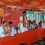 యువతకు బాణసంచా పంపిణీ.. లడ్డూ వేలంపాట నిర్వహించిన గడికోట వెంకటసుబ్బారెడ్డి