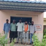 పట్టపగలే యువతిపై ఆకతాయిల వేధింపులు