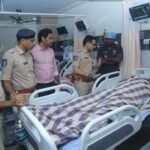 సిద్ధంగా విద్యుత్ స్తంభం.. గ్రామస్తుల ఆందోళన
