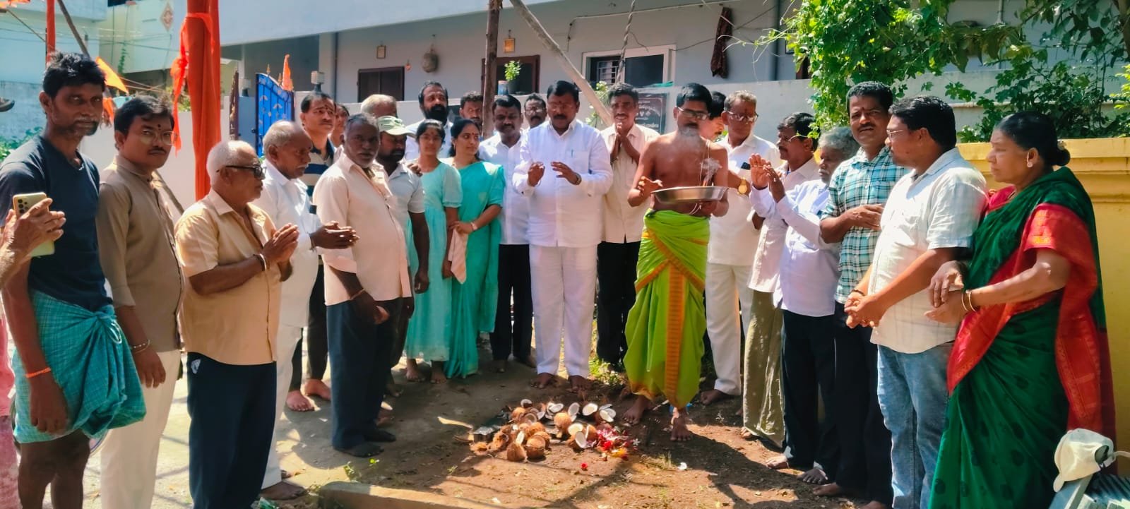 జొన్నవాడ కామాక్షితాయిని దర్శించుకున్న న్యాయమూర్తులు