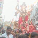 హైవేపై అడ్డంగా పడిన ట్రాక్టర్.. తప్పిన పెను ప్రమాదం!