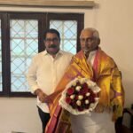 నల్లారి కిరణ్ కుమార్ రెడ్డి గారికి యల్లటూరు శ్రీనివాసరాజు గారు జన్మదిన శుభాకాంక్షలు* *మాజీ ముఖ్యమంత్రిని మర్యాదపూర్వకంగా కలసి శాలువా, పుష్పగుచ్ఛంతో సత్కారం*