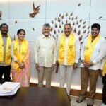 ఖమ్మం చేరుకున్న కేంద్ర మంత్రి బండి సంజయ్.. స్వాగతం పలికిన కలెక్టర్, కమిషనర్..