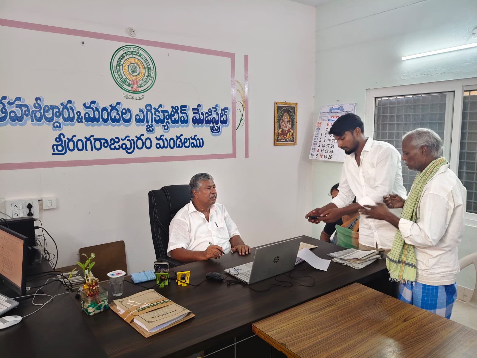 హైడ్రా కమిషనర్ రంగనాథ్‌ను మర్యాదపూర్వకంగా కలిసిన ఎద్దుల విజయసాగర్