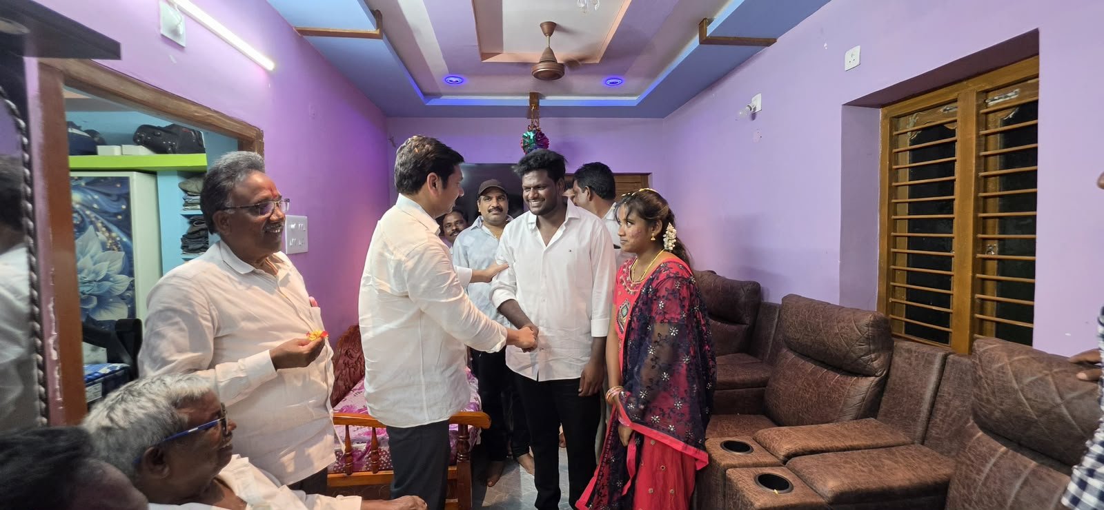 *దక్షిణేశ్వర్ కాళీమాత ఆలయం,బేలూరు మఠాన్ని సందర్శించిన ఎంపీ పురంధేశ్వరి*