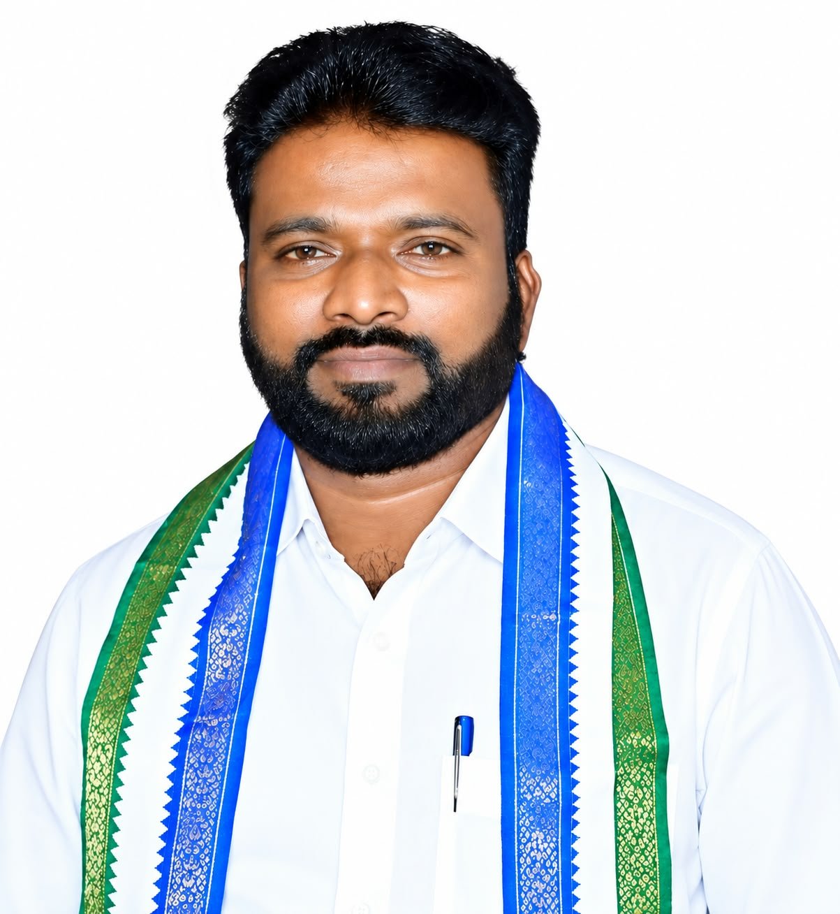 విద్యార్థుల చదువుకు ప్రోత్సాహం.. ధర్మోరలో యూనిఫాంల పంపిణీ