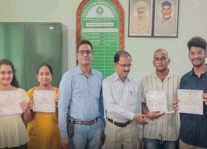బస్సులో సందడి చేసిన ఎమ్మెల్యే కాకర్ల సురేష్