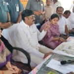 శాలెం చర్చిలో పాస్టర్‌తో ఎమ్మెల్యే భేటీ