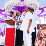 *నూతన వధువరులను ఆశీర్వదించిన మైలవరం నియోజకవర్గ వైస్సార్ కాంగ్రెస్ పార్టీ ఇంచార్జి, మాజీ జోగి రమేష్ గారు మరియు వైస్సార్సీపీ సీనియర్ నాయకులు రెడ్డిగూడెం మండల జడ్పీటీసీ సభ్యులు పాలంకి విజయభాస్కర్ రెడ్డి గారు..* *ఈరోజు రెడ్డిగూడెం మండలం రుద్రవరం గ్రామానికి చెందిన పెరుమాళ్ళ మార్కండేయ, వెంకటేశరమ్మ దంపతుల కుమారుడు అన్వేష్, జ్యోతి ప్రసన్న ల వివాహ వేడుకలో పాల్గొని నూతన వధువరులను అక్షింతలు వేసే ఆశీర్వదించిన మైలవరం నియోజకవర్గం ఇంచార్జి జోగి రమేష్ గారు మరియు జడ్పీటీసీ సభ్యులు పాలంకి విజయభాస్కర్ రెడ్డి గారు వైస్సార్ కాంగ్రెస్ పార్టీ నాయకులు తదితరులు పాల్గొని నూతన వధూవరులను అక్షింతులు వేసి ఆశీర్వదించినారు..*