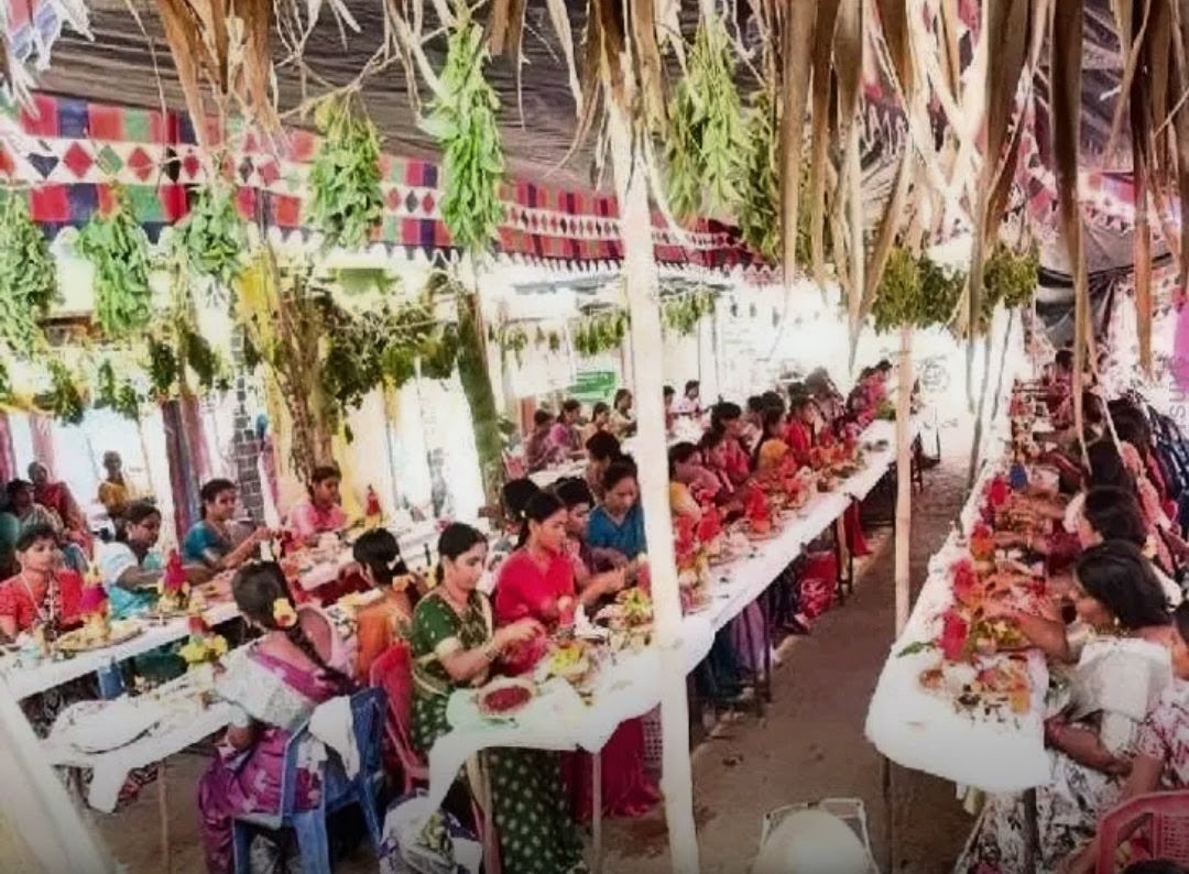 అంగరంగ వైభవంగా అమ్మవారి కుంకుమ పూజలు