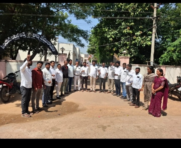 న్యాయవాదిపై కౌంటర్ కేసు దారుణం