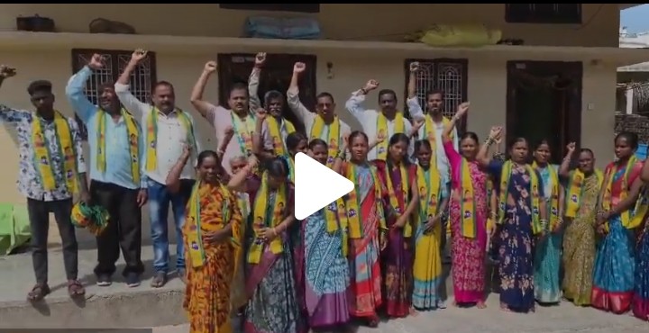 TRS లో భారీగా చేరిన మహిళలు