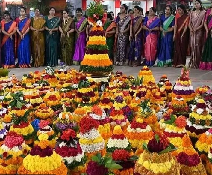 బతుకమ్మ వేడుకలకు రూ. 10 కోట్లు మంజూరు
