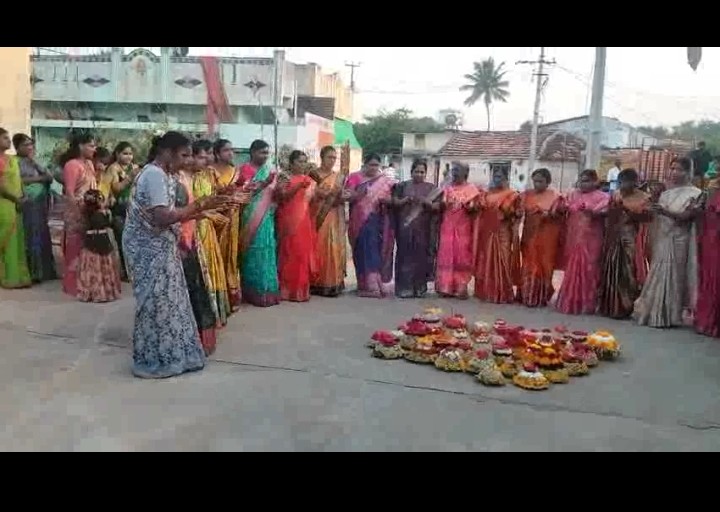 సంస్కృతి సాంప్రదాయాలకు ప్రతీకగా బతుకమ్మ
