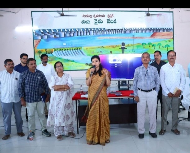 అన్ని జిల్లాల కలెక్టర్లతో వీడియో కాన్ఫరెన్స్