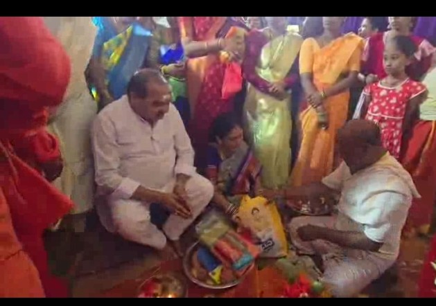 37వ వార్డులో అంబా భవాని అమ్మవారికి ఒడిబియ్యం