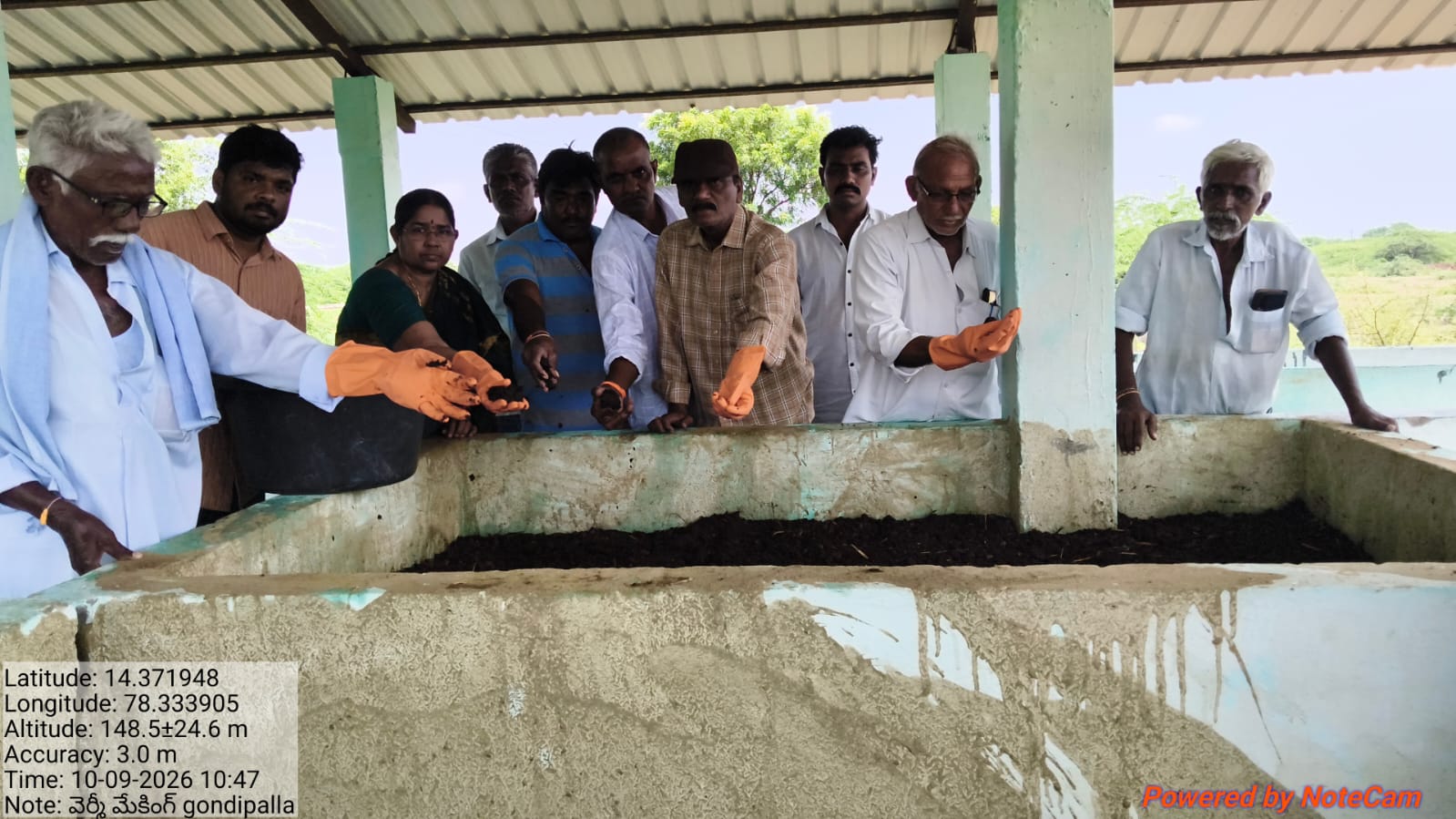 సేంద్రియ వ్యర్థాలతో నాణ్యమైన వర్మీ కంపోస్ట్ తయారీ గొందిపల్లి, చాగలేరులో SWPC కేంద్రాల వద్ద వానపాముల విడుదల