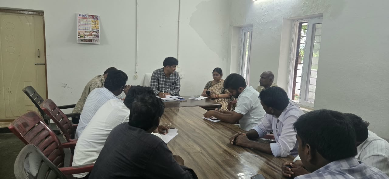 ఎంపీటీసీ, జడ్పీటీసీ ఎన్నికలపై రాజకీయ పార్టీల ప్రతినిధులకు అవగాహన నామినేషన్ల దాఖలు, అవసరమైన ధ్రువపత్రాలు, ఫీజు